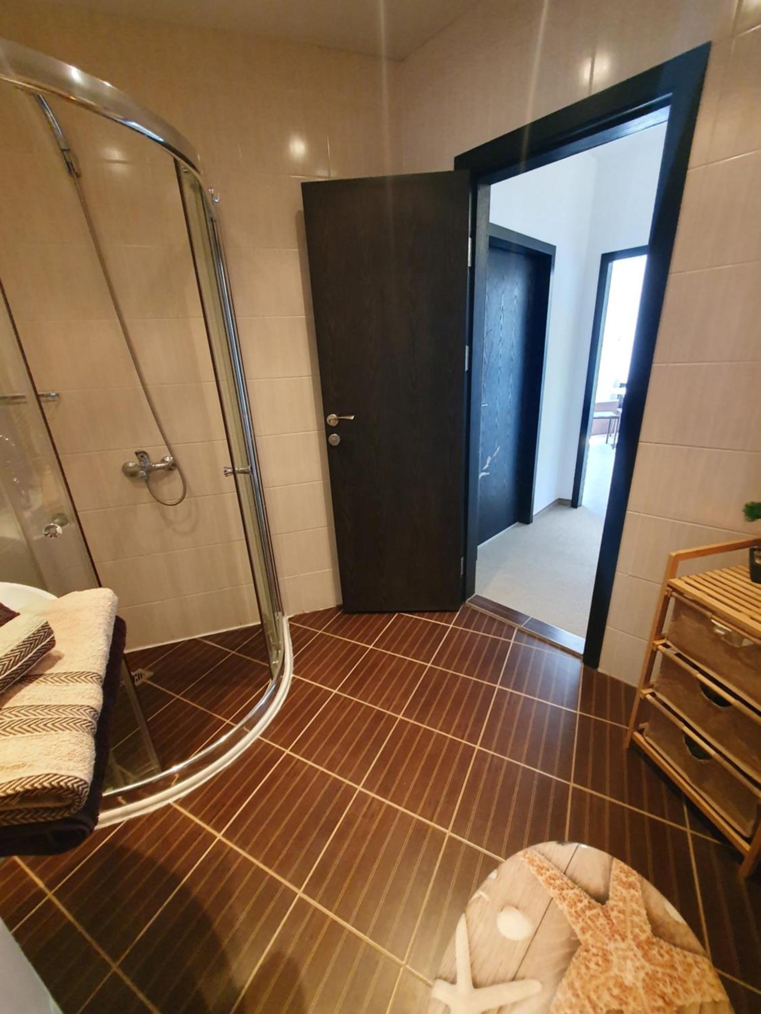Elena'S Lux Aparthotel - Town & Sea View - Atlantis Spa 사라포보 외부 사진